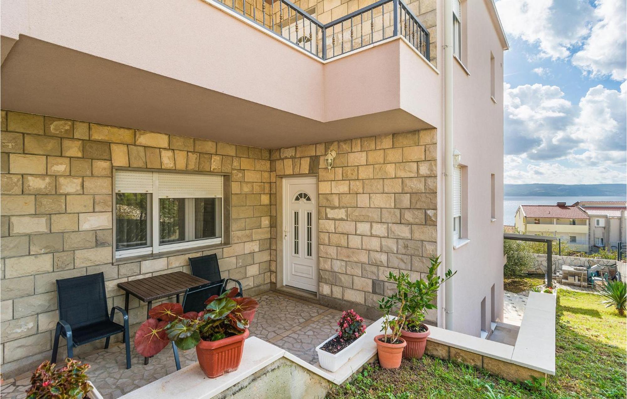 Three-Bedroom Apartment in Mali Rat Sumpetar Buitenkant foto