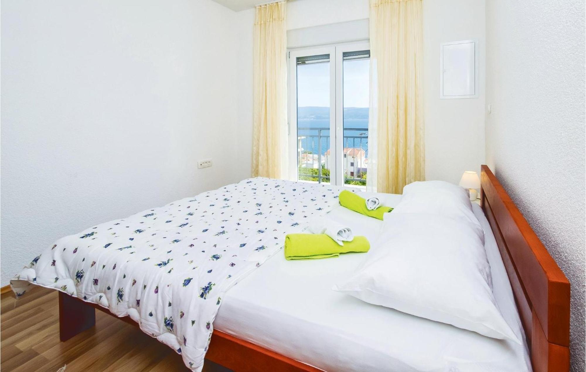 Three-Bedroom Apartment in Mali Rat Sumpetar Buitenkant foto